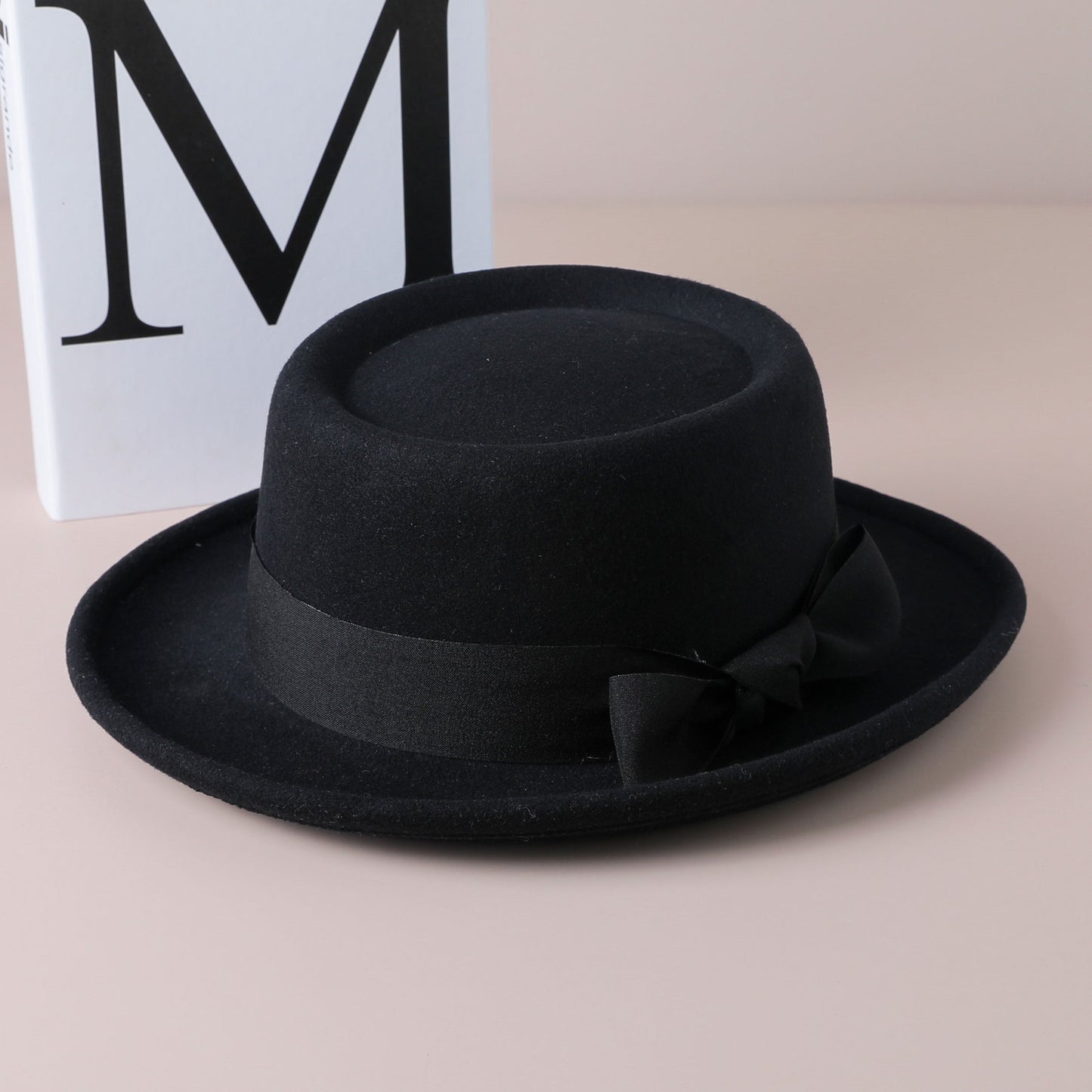 Vintage Bow Flat Top Hat – British Retro Autumn/Winter Fashion