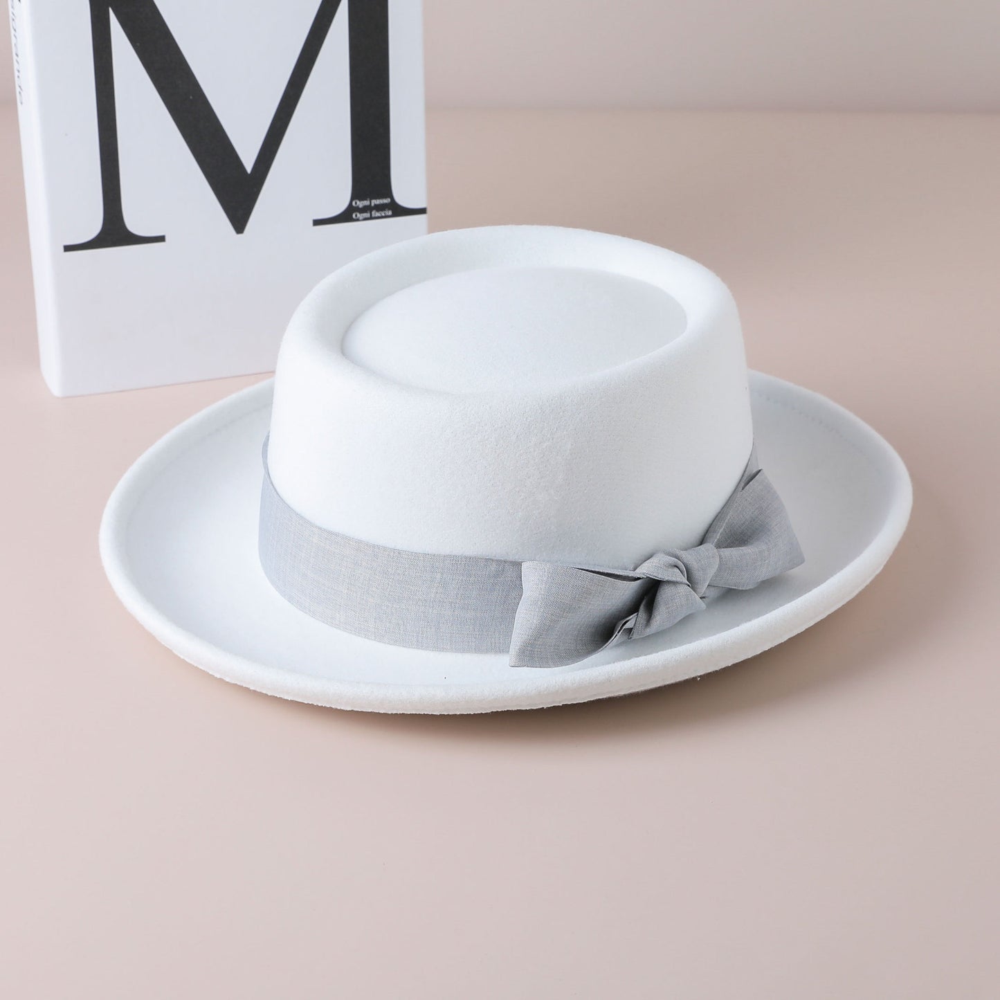 Vintage Bow Flat Top Hat – British Retro Autumn/Winter Fashion
